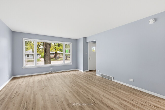 Building Photo - 14714 Ellis Ave