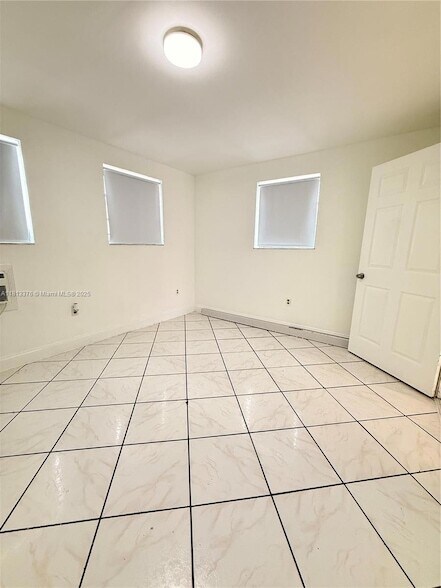 Building Photo - 20000 SW 123rd Dr