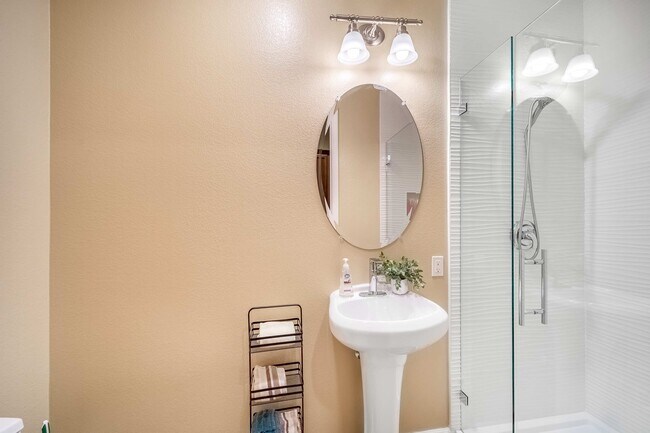 Building Photo - 40834 Adriatico Ct