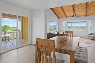 Building Photo - 709 Komo Pl