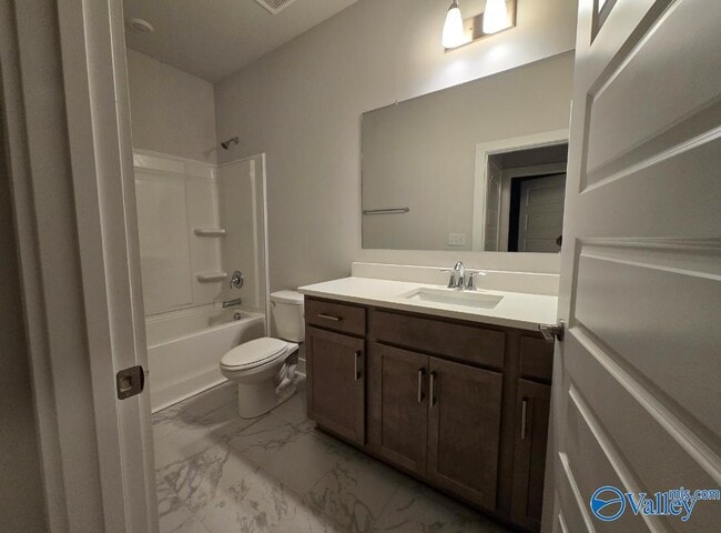 Building Photo - 103 Little Britain St