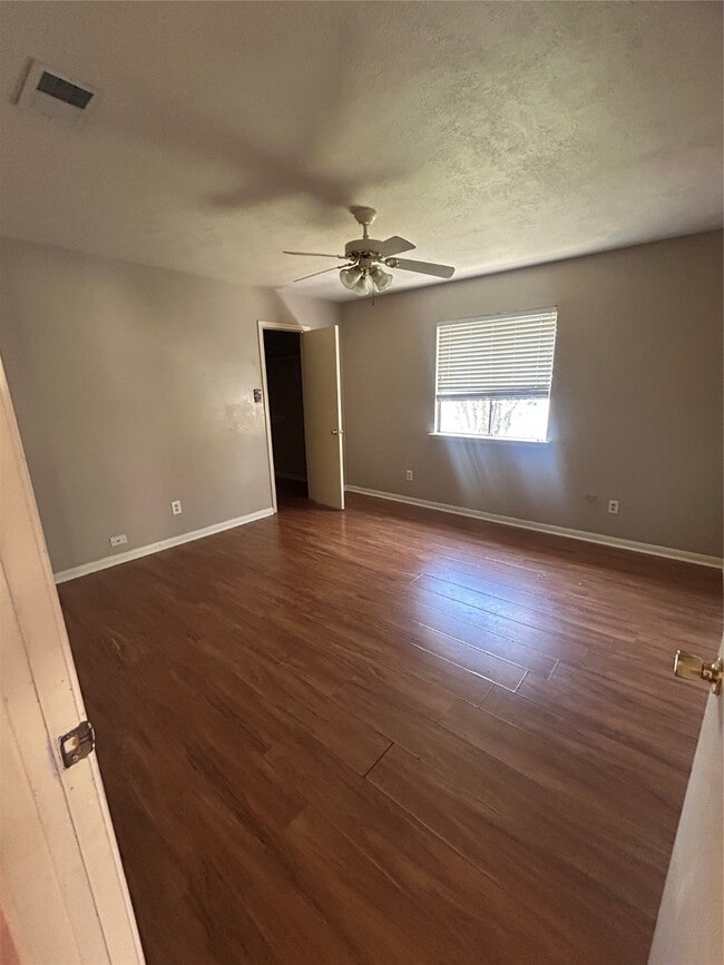 Building Photo - 16603 N Meadow Dr