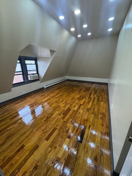 Building Photo - 434 Gregory St