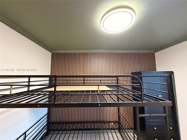 Building Photo - 920 SW 50th Ave