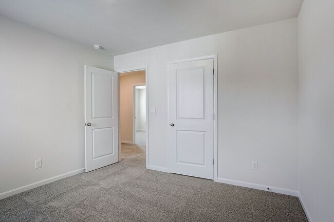 Building Photo - Modern 5-Bedroom Home Near Troutman – Showings Start November 17th