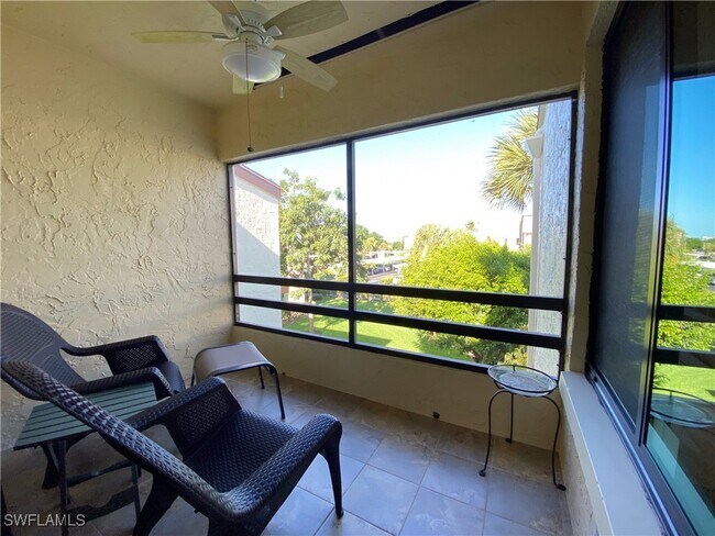 Building Photo - 3635 Boca Ciega Dr