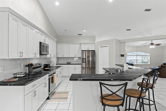 Building Photo - 61 Farmsworth Dr