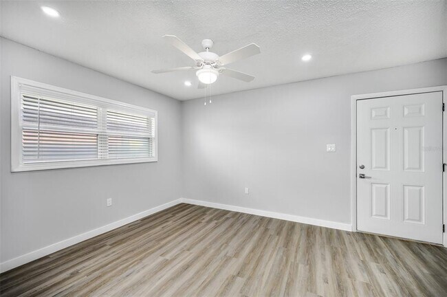Building Photo - 2301 E Sligh Ave