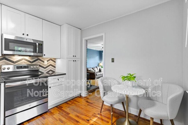 Building Photo - 1638 Academy St