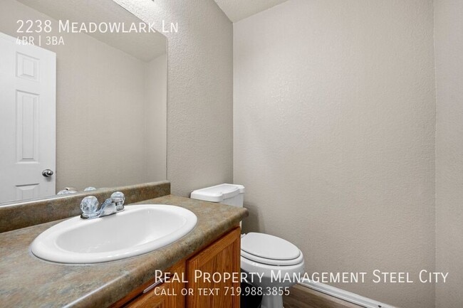 Building Photo - 2238 Meadowlark Ln