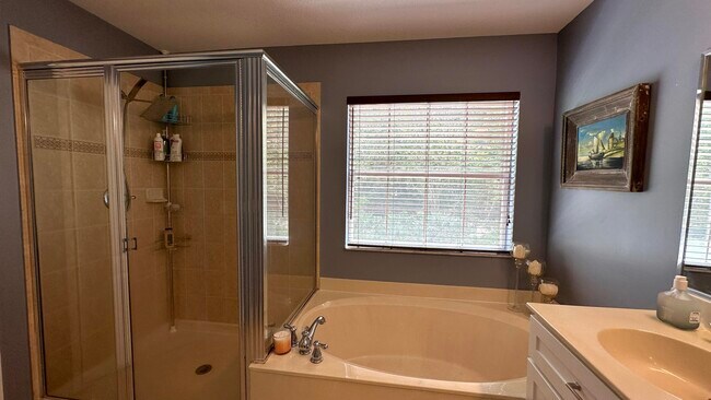 Building Photo - 4702 Cohune Palm Ct