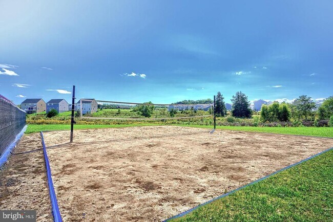 Building Photo - 64 Grant St