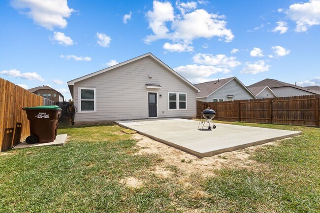 Building Photo - 13726 Locklear Way