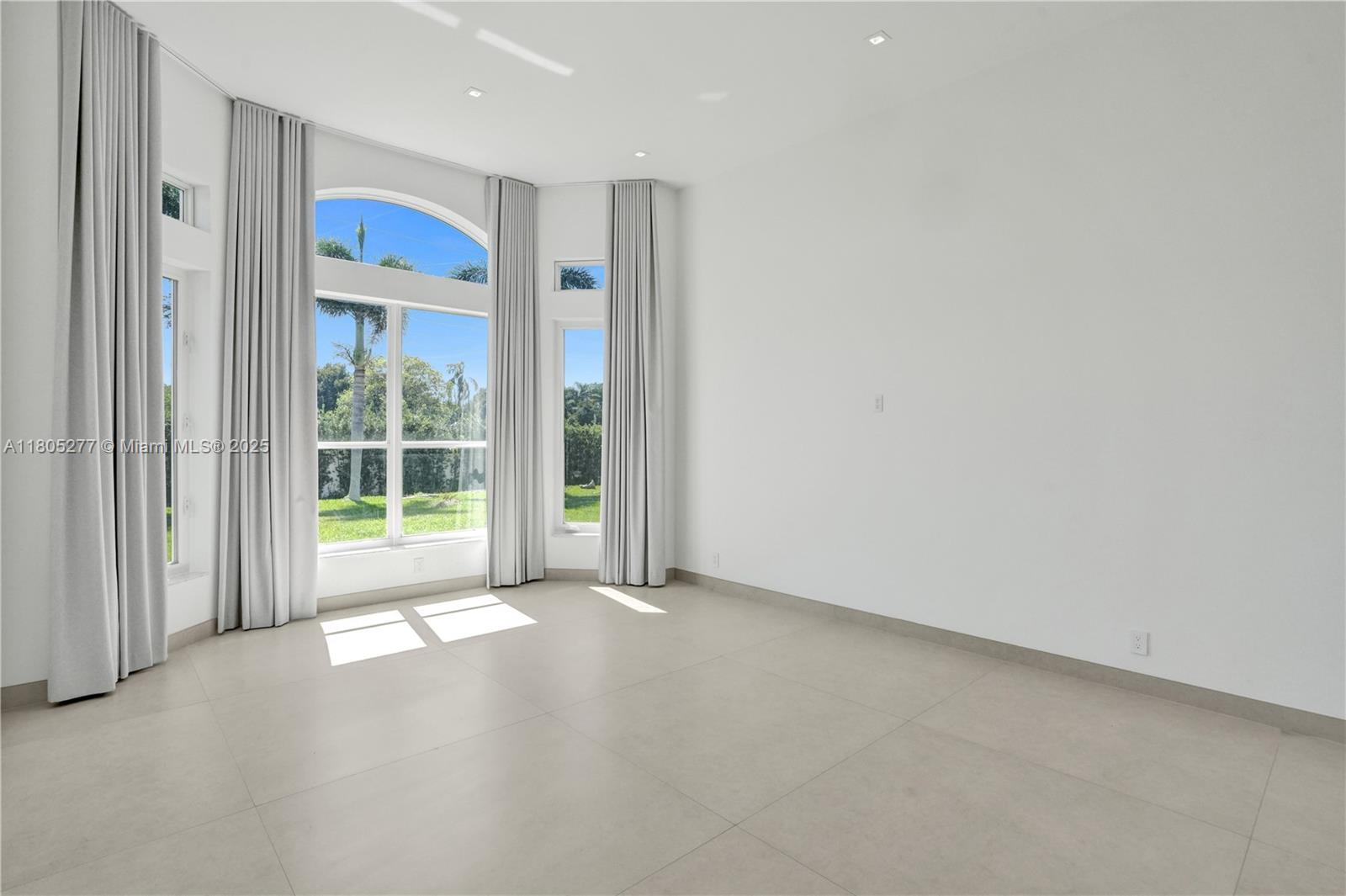 Building Photo - 3234 SW 53rd Ct
