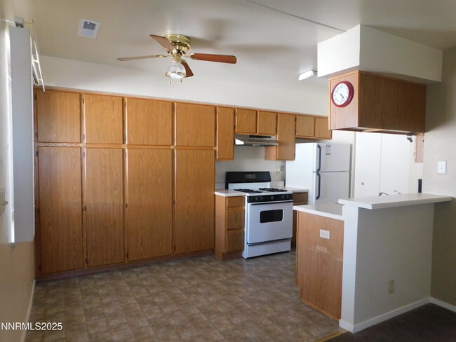 Building Photo - 240 Serpa Pl