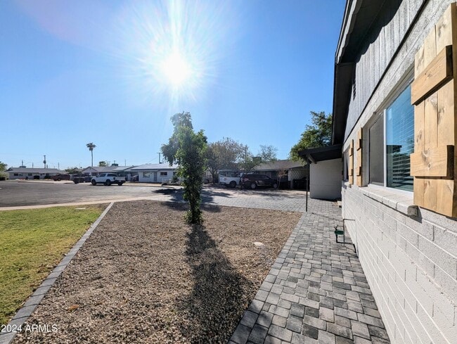 Building Photo - 121 N Flint Cir