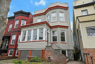 Building Photo - 158 Edgar St