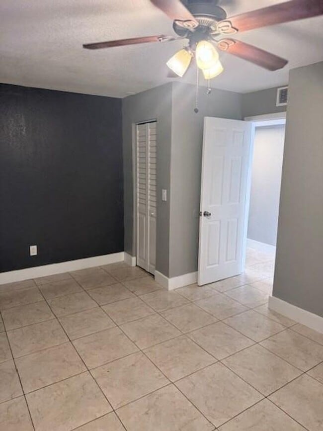 Building Photo - 212 NW 46th Ct