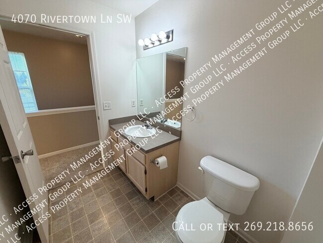 Building Photo - 4070 Rivertown Ln SW