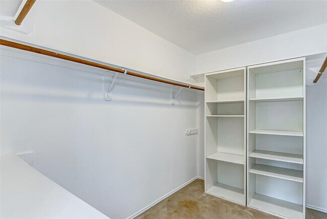 Building Photo - 21218 Somerset Park Ln