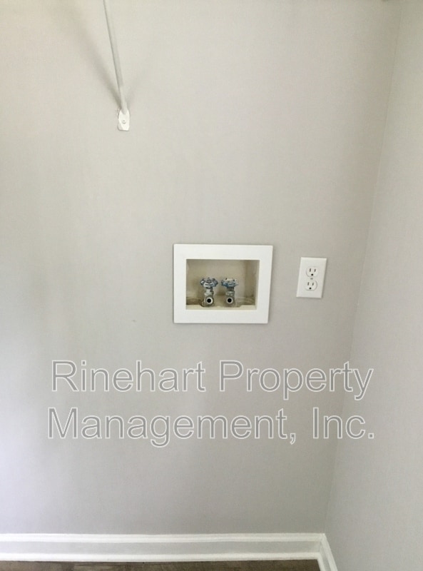 Building Photo - 1211 Colby Ave