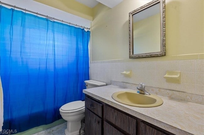 Building Photo - 1387 Sunrise Dr