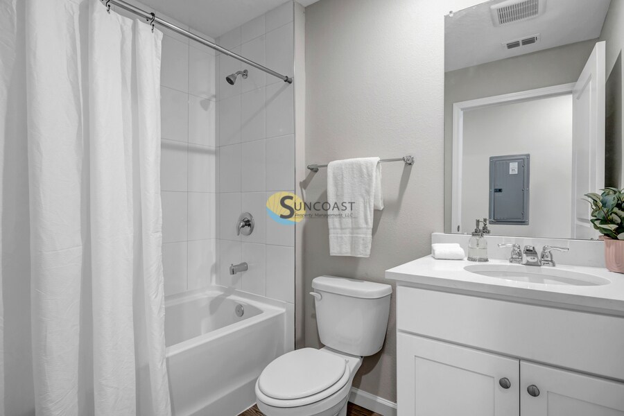Building Photo - 6523 Breezy Oaks Wy