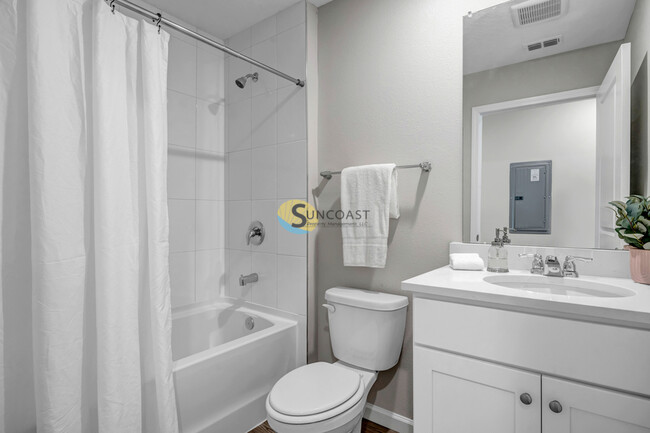 Building Photo - 6487 Breezy Oaks Wy