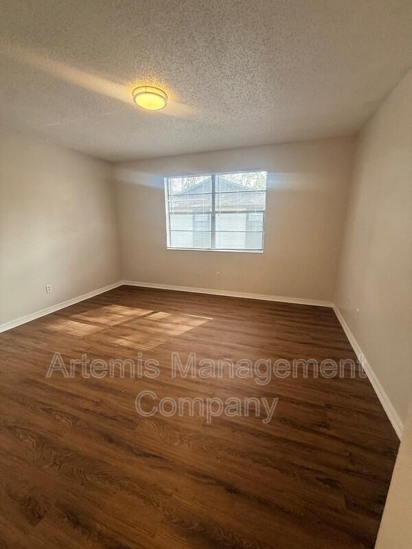 Building Photo - 460 Crabapple Ct
