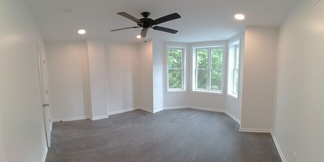 Building Photo - 4 Bedroom 3.5 Bath Home