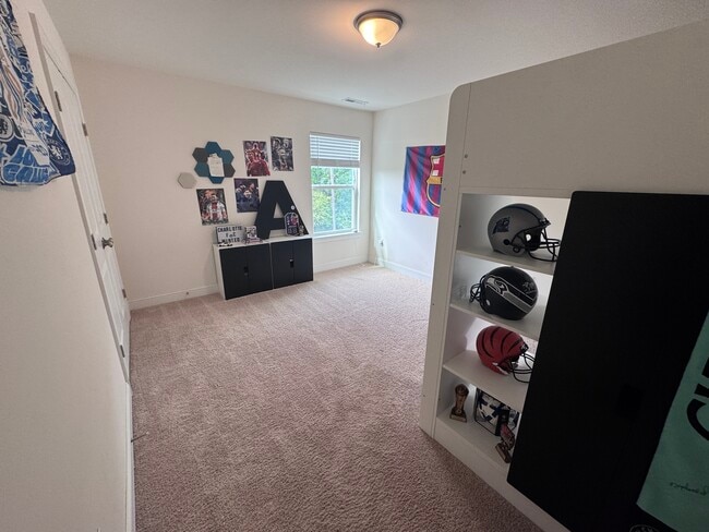 Building Photo - 1425 White Spruce Dr
