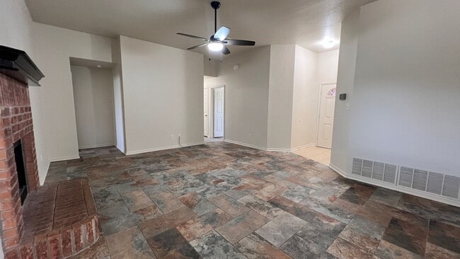 Building Photo - Newly Remodeled 4 Br 2 Bath off Stan Schlu...
