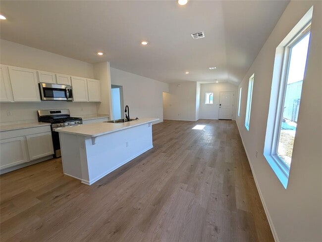 Building Photo - 3301 Little Creek Dr