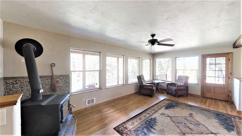 Building Photo - 217 Redwing Dr