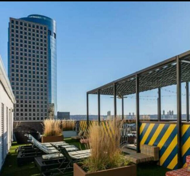 Building Photo - 309 Vine St