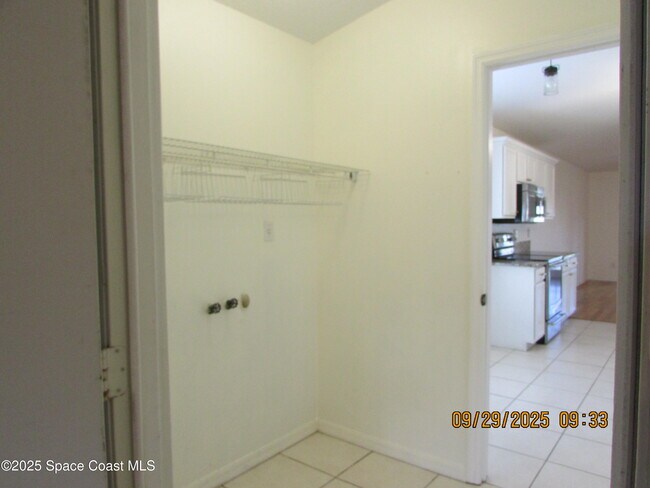 Building Photo - 2070 Tiburon Ln