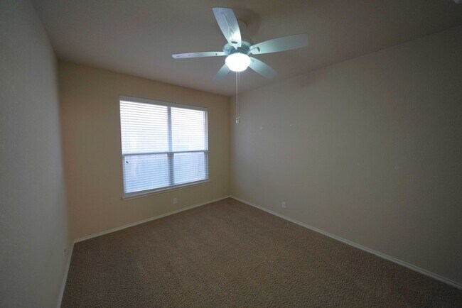 Building Photo - Immaculate Rental Now Available in Cibolo!...