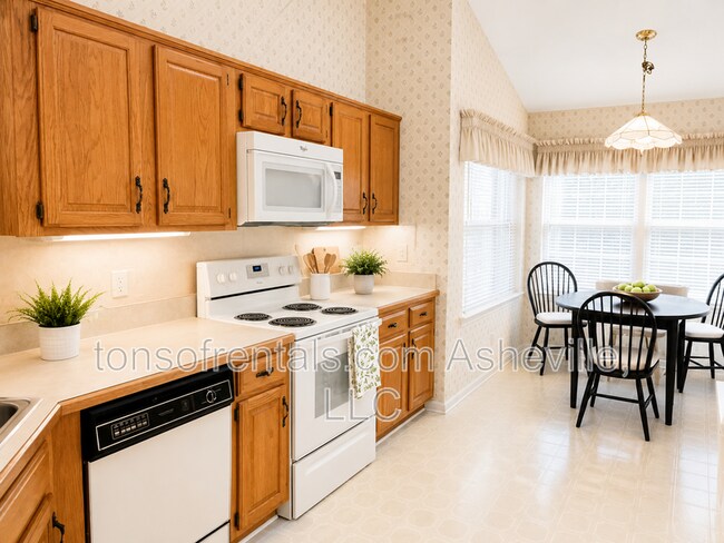 Building Photo - 107 Jenny Lind Dr