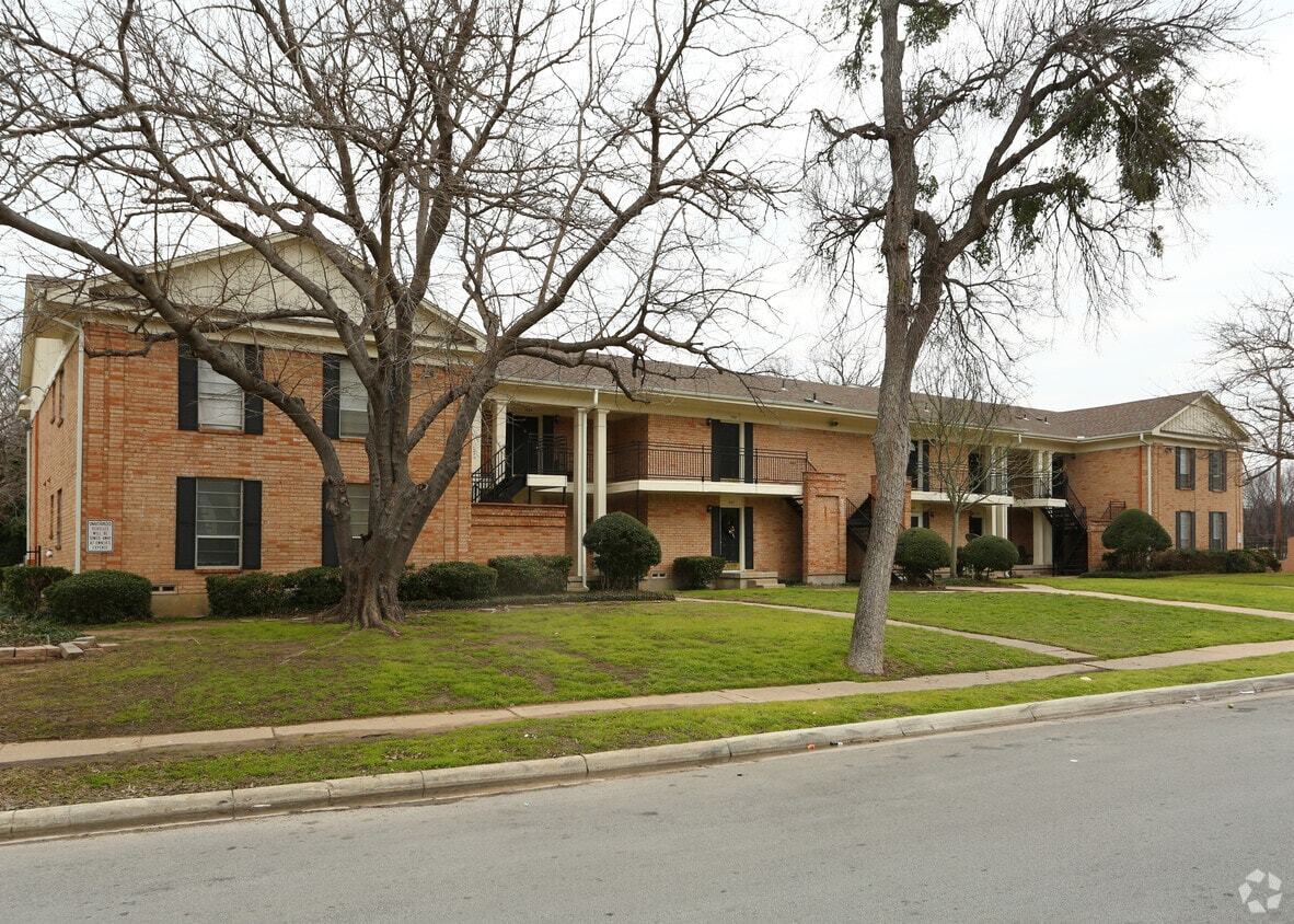 Building Photo - 5055 Ridglea Ln