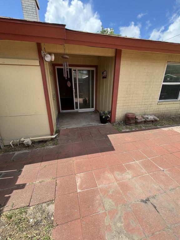 Building Photo - 2119 Westwind Cir