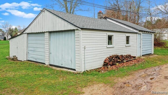 Building Photo - 6149 Waldon Rd