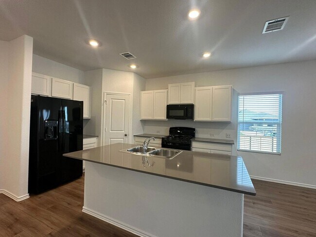 Building Photo - 228 Jeffers