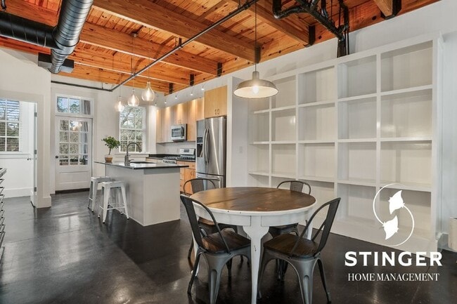 Building Photo - 3 Market-2