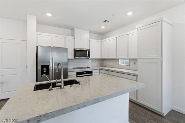 Building Photo - 222 Krameria Ave