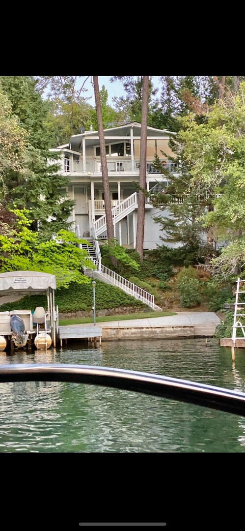 Building Photo - Lake Front Furnished Home, 3 bed, 4 bath in Lake Wildwood, Penn Valley, CA