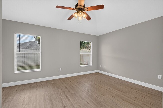 Building Photo - 557 Lindsay Anne Ct
