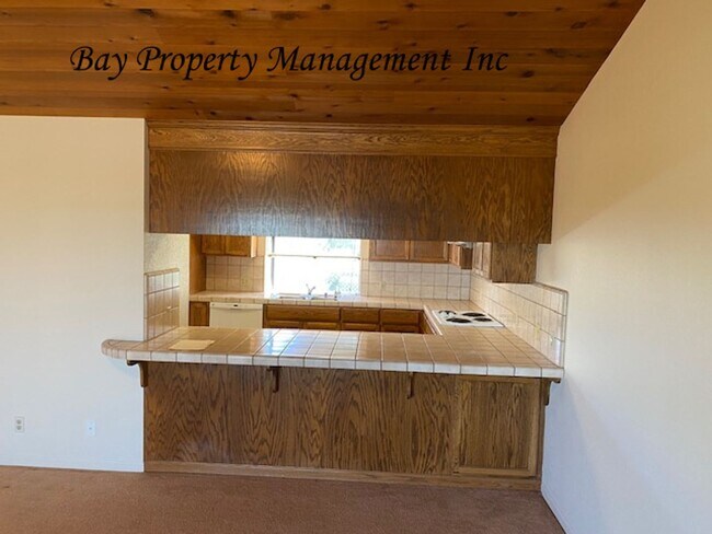 Building Photo - Beautiful 3 bedroom in the foothills outsi...