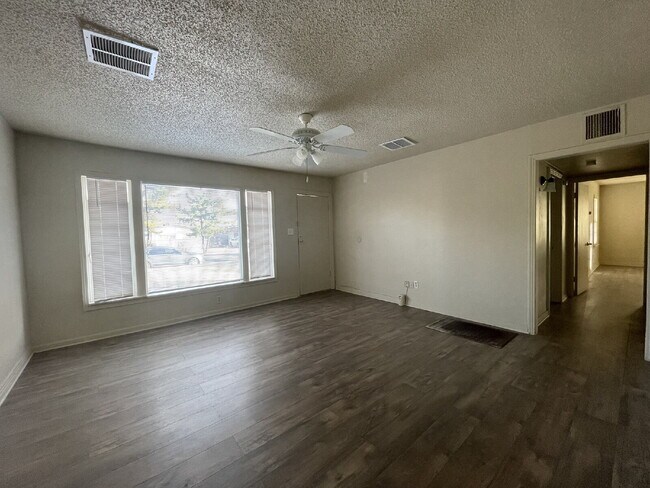 Building Photo - Charming 2-Bedroom Retreat in the Heart of Lubbock