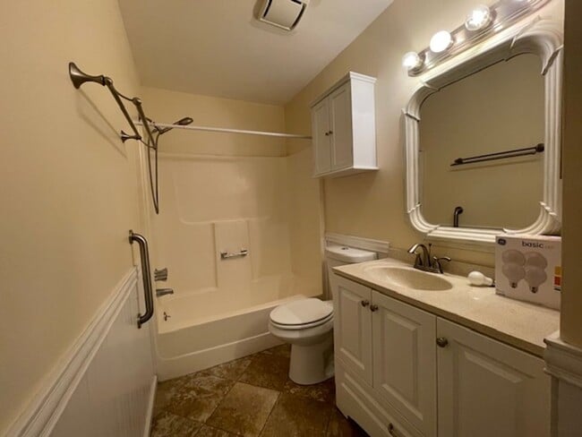 Building Photo - COUUNTRYSIDE CUTIE