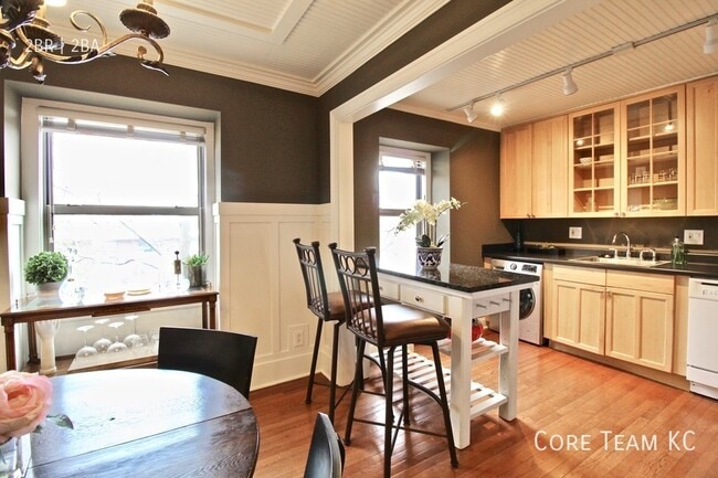 Building Photo - Dolores Lanelle 2 Bed 2 Bath